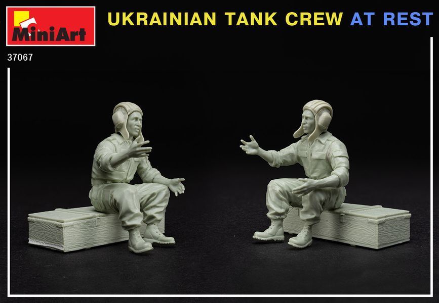 UKRAINIAN TANK CREW AT REST MA37067 фото