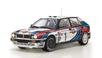 Збірна модель 1/12 Ралійний автомобіль Lancia Delta HF Integrale 16v Italeri IT4709 фото