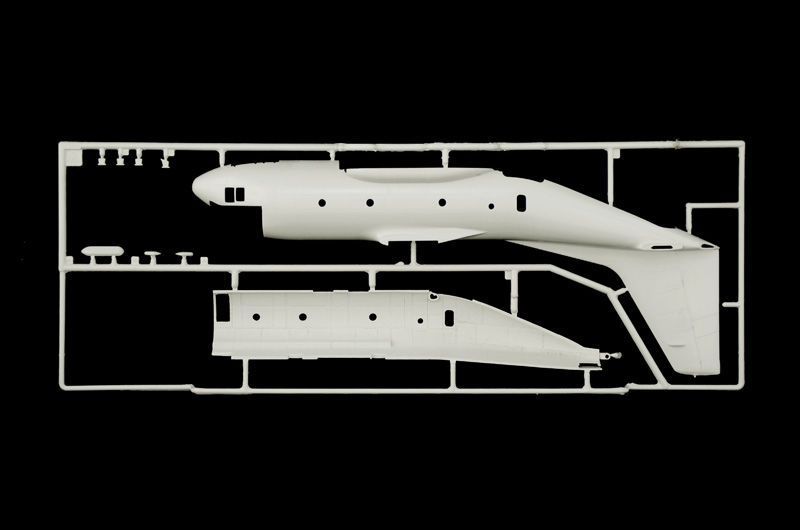Збірна модель 1/72 літака Alenia C-27J Spartan IT1402 фото