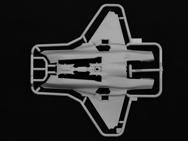 Збірна модель літака F-35B Lightning 2 TAM60793 фото