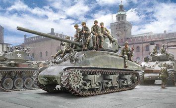 Збірна модель 1/35 Танк M4A1 Sherman з американською піхотою IT6568 фото